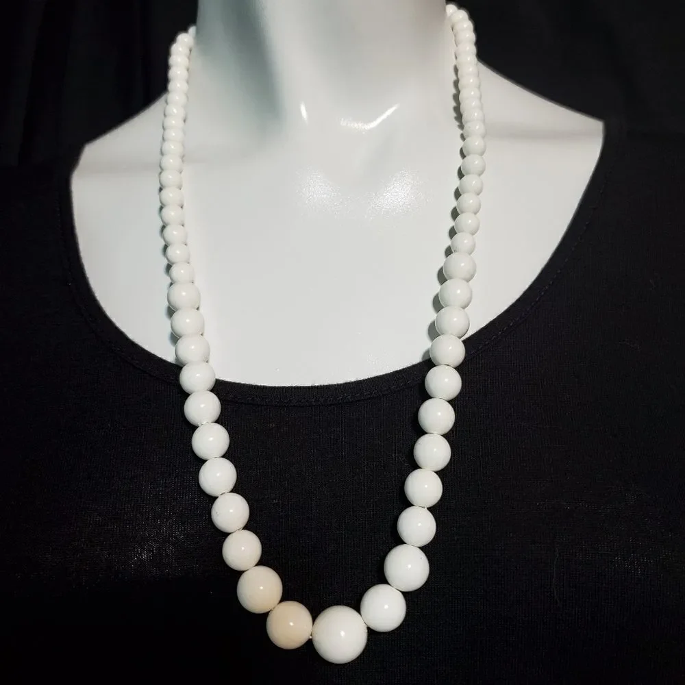 Vintage White Beaded Necklace